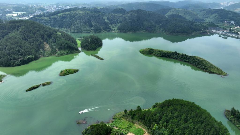 Embalse Xiaxi en Qiandongnan, Guizhou