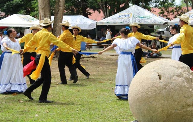 Festival conmemorativo de las esferas de piedra