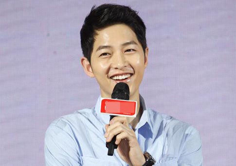 Song Joong Ki asiste en una actividad en Beijing
